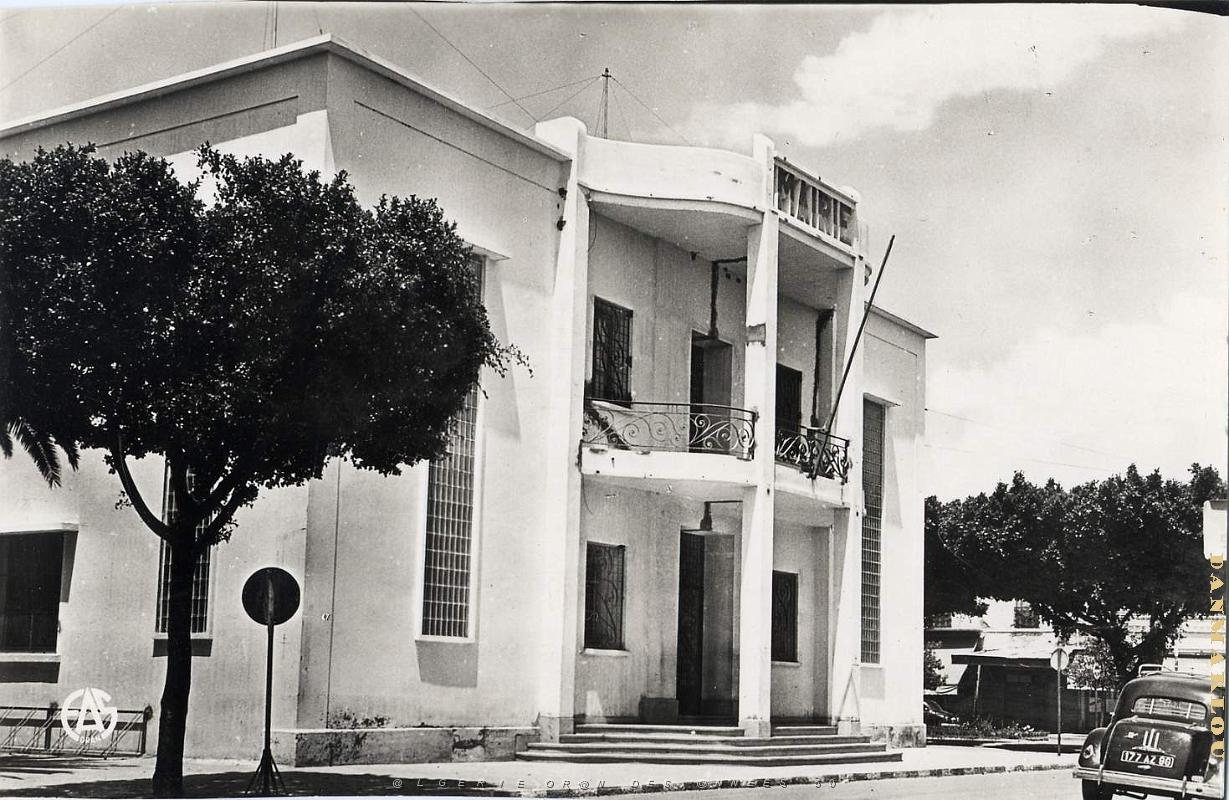 Perregaux 10- Mairie COLLECTION DES AMIS DE ND DE SANTA CRUZ.jpg